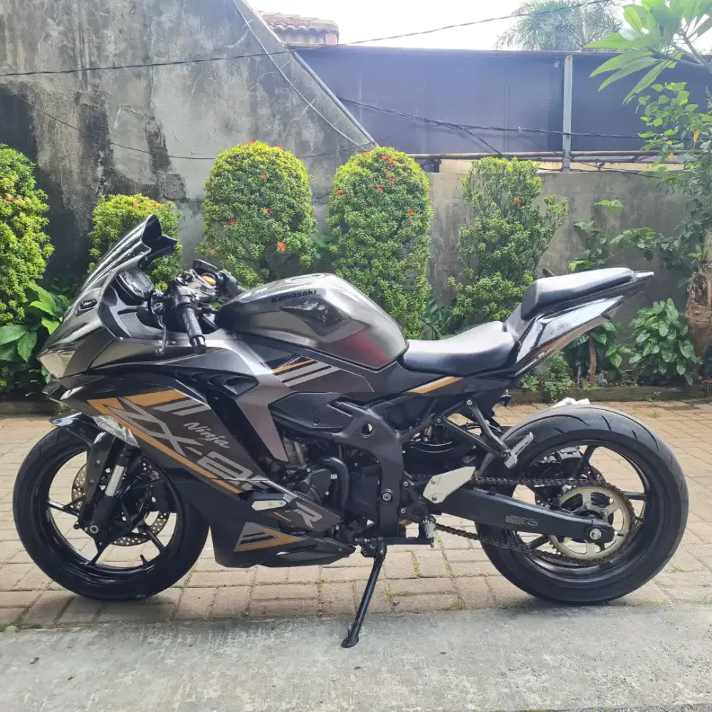 Kawasaki ZX25 R SE ABS QS 2022 MULUS