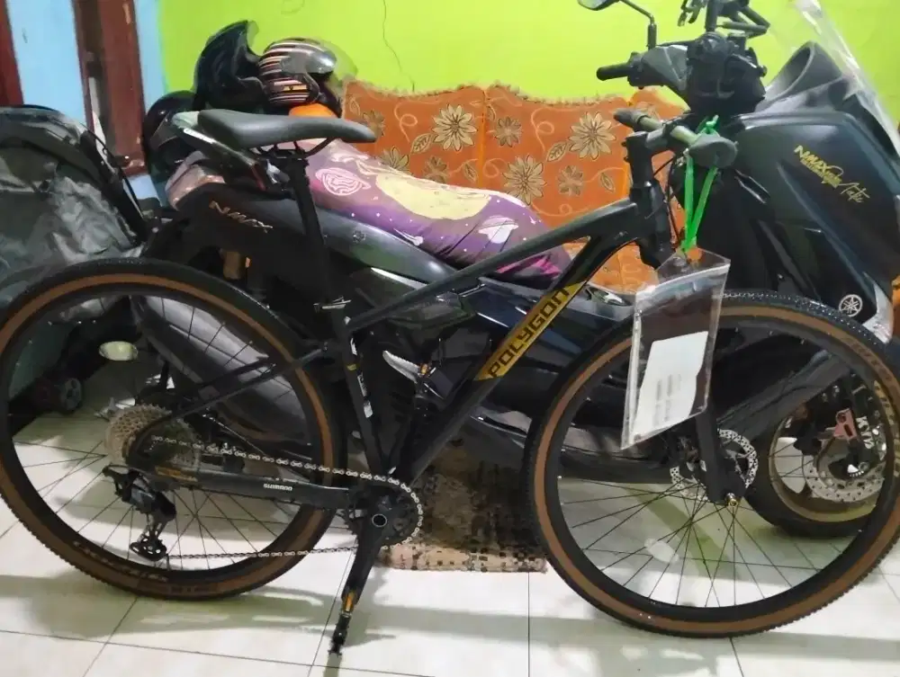 SEPEDA HYBRID POLYGON HEIST X7 size s like new