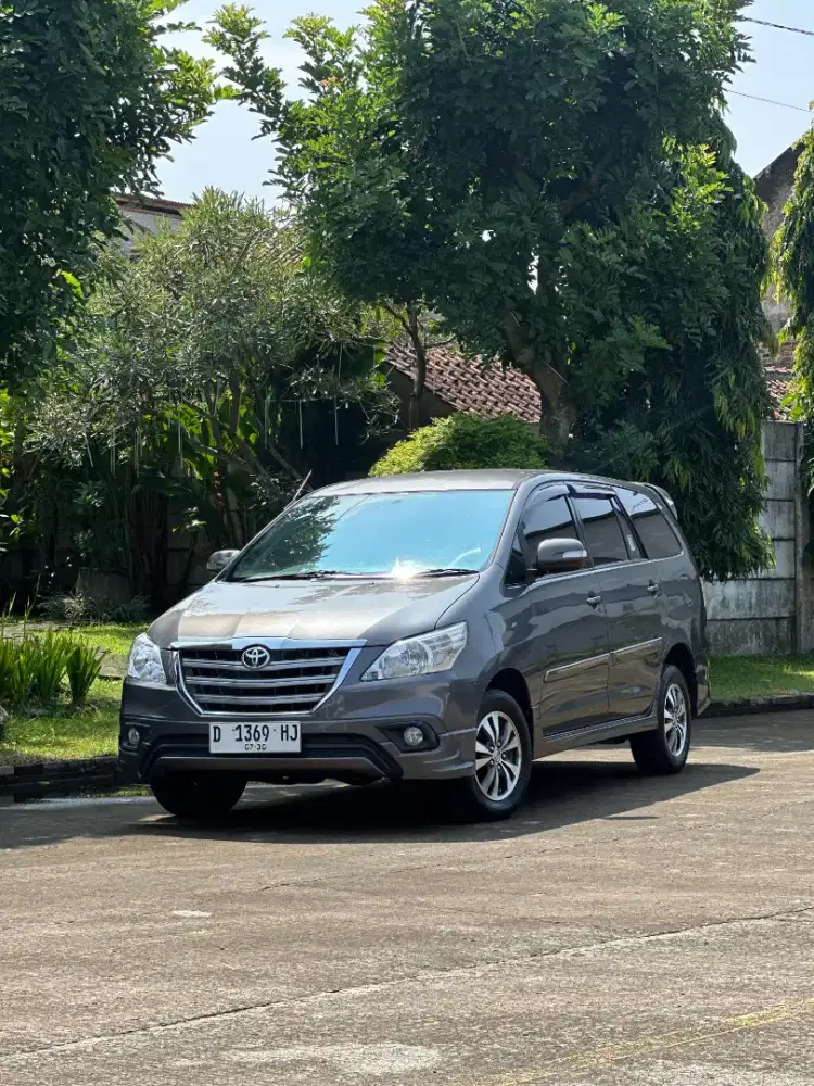 Innova G Luxury Matic Bensin 2015 Tangan pertama
