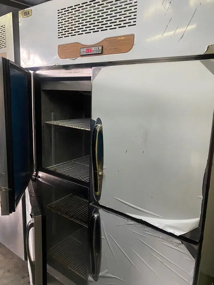 Freezer Box 500L + Freezer 4 Pintu + Chiller 2 Pintu GEA