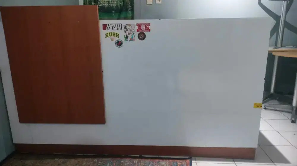 Meja Kasir ukuran 2 meter dan meja kasir kecil