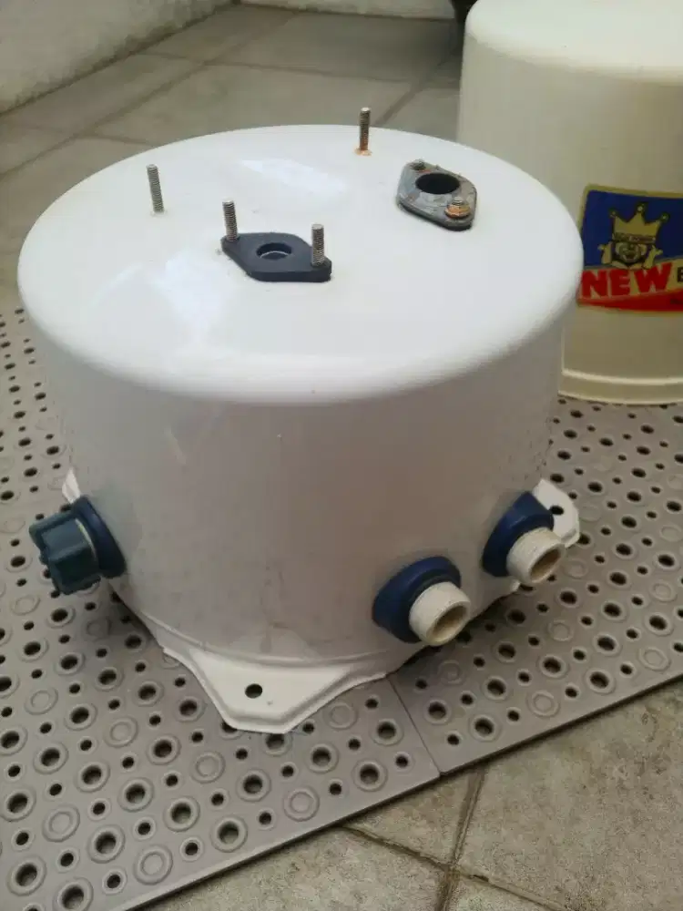 Tangki bawah dan tutup pompa air sanyo