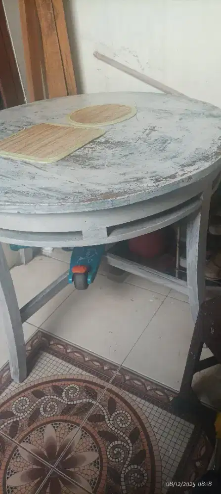 Jual meja makan bulat