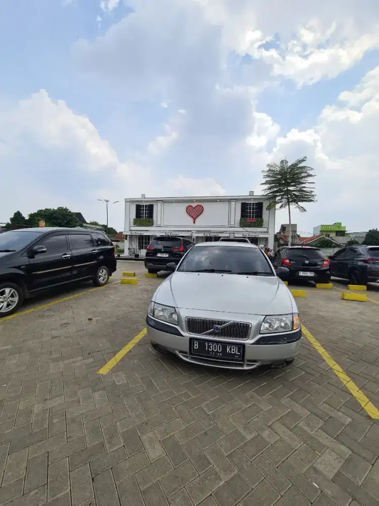 Volvo Sedan S80 2002 2.4 Non Turbo Standar irit 1:9 / 1:12 B.U Cepat