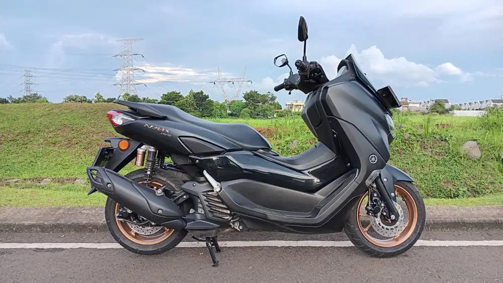 Yamaha NMAX connect keyles low KM 2022