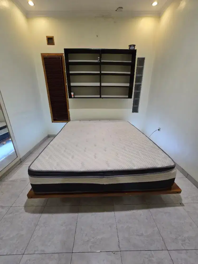 DIJUAL 1 SET KASUR + DIPAN KAYU
