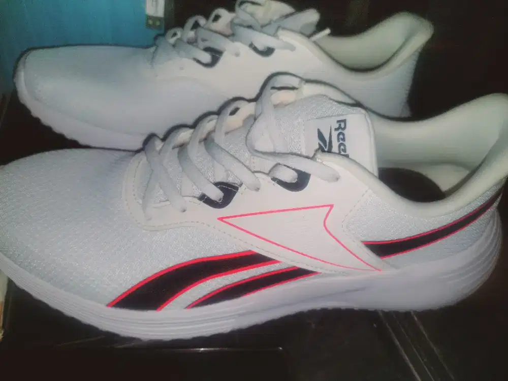 Reebok lite 3 White running