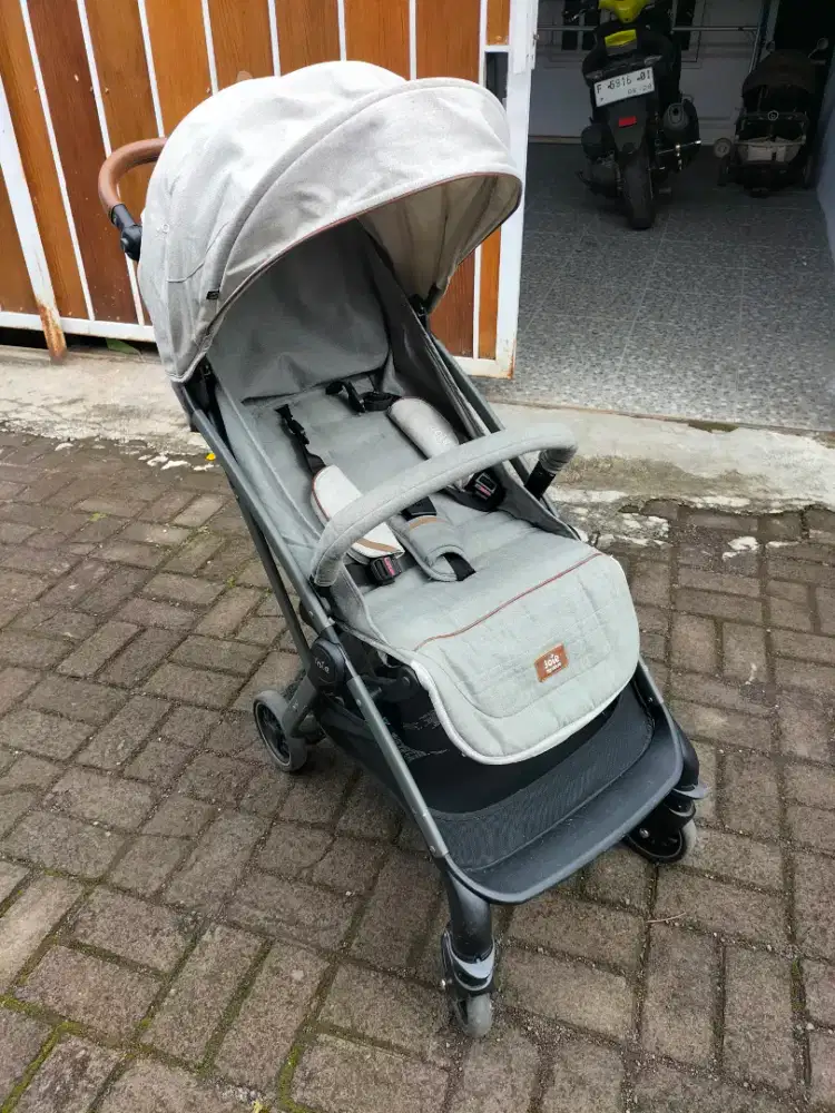 Joie Signature Parcel Stroller