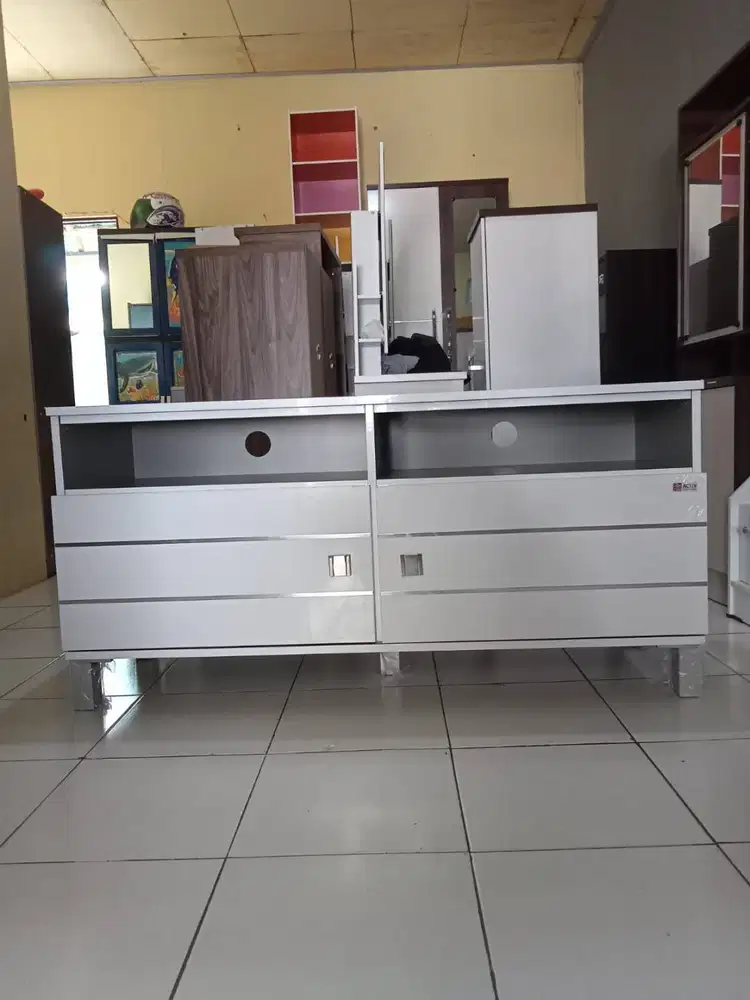 PROMO RAK TV MUAT 50INCH PUTIH MINIMALIS MERK ACTIV SALE GRATIS ANTAR