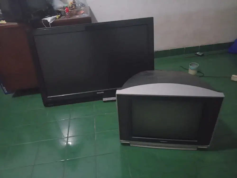 Tv bekas ada 3 pc