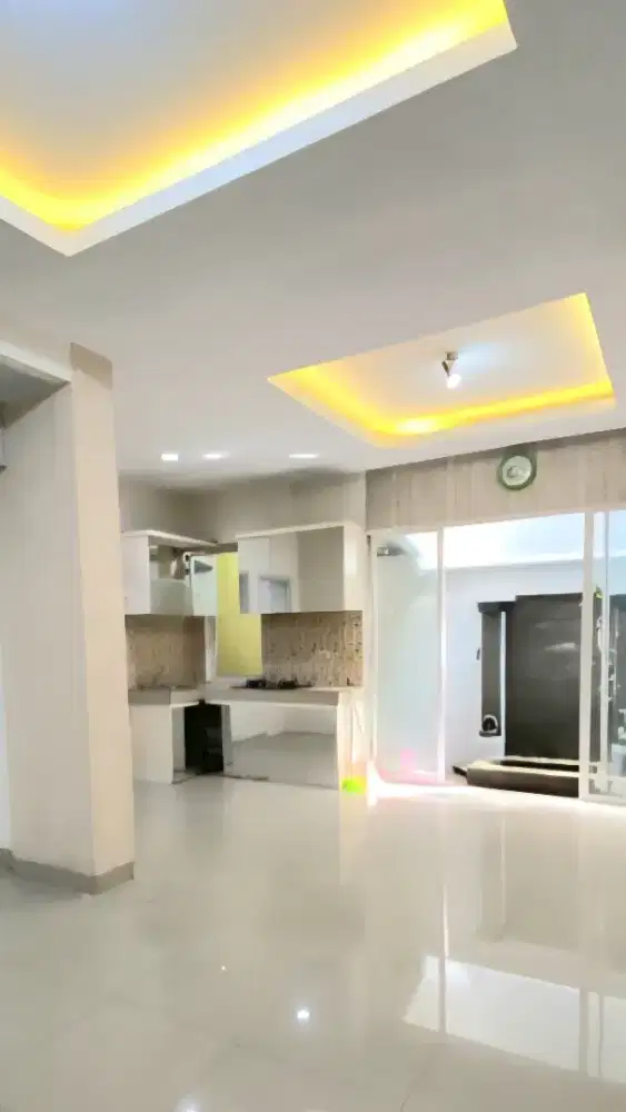 Jual Icon Cosmo. Rumah di BSD. Bersih Rapi. SHM