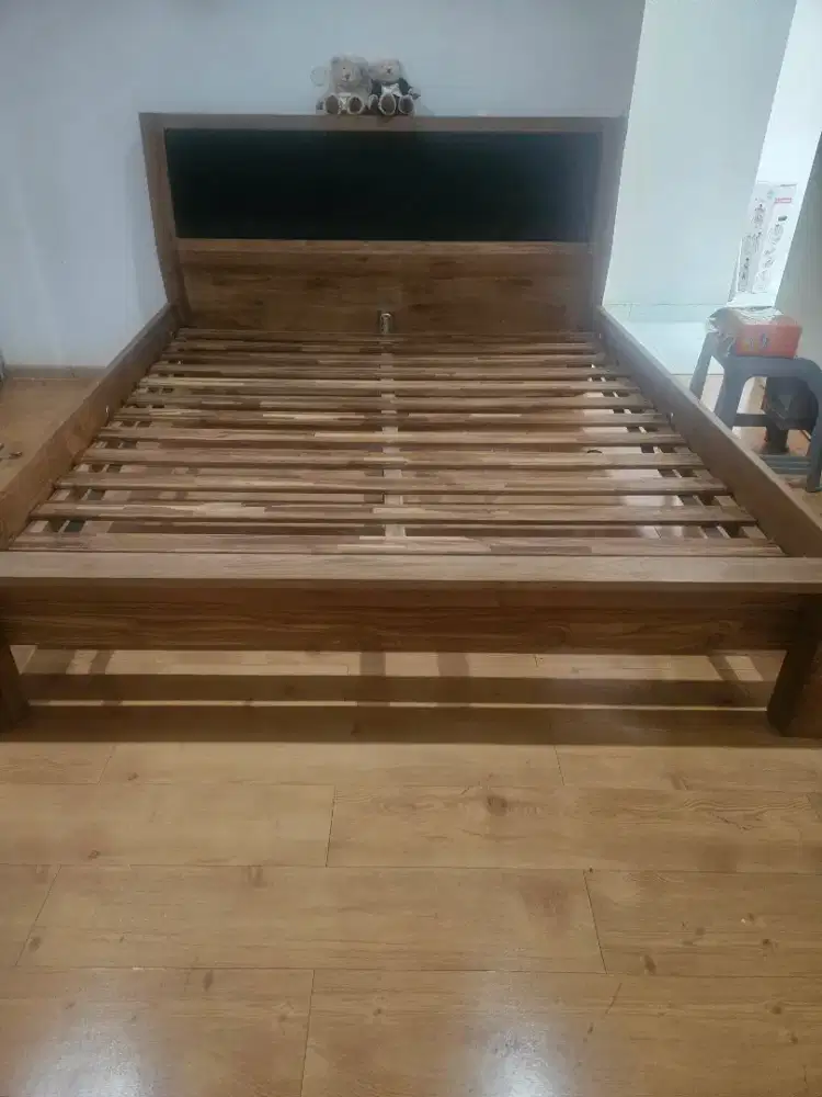 Dipan bekas asli kayu jati (teak lodge Bed) preloved