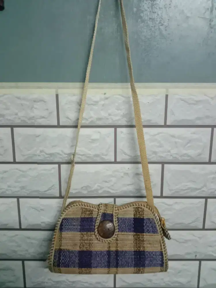 tas selempang wanita