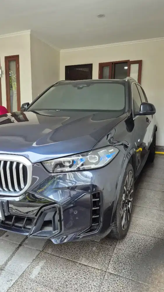 BMW X5 2024 km 12 rb hitam metalik