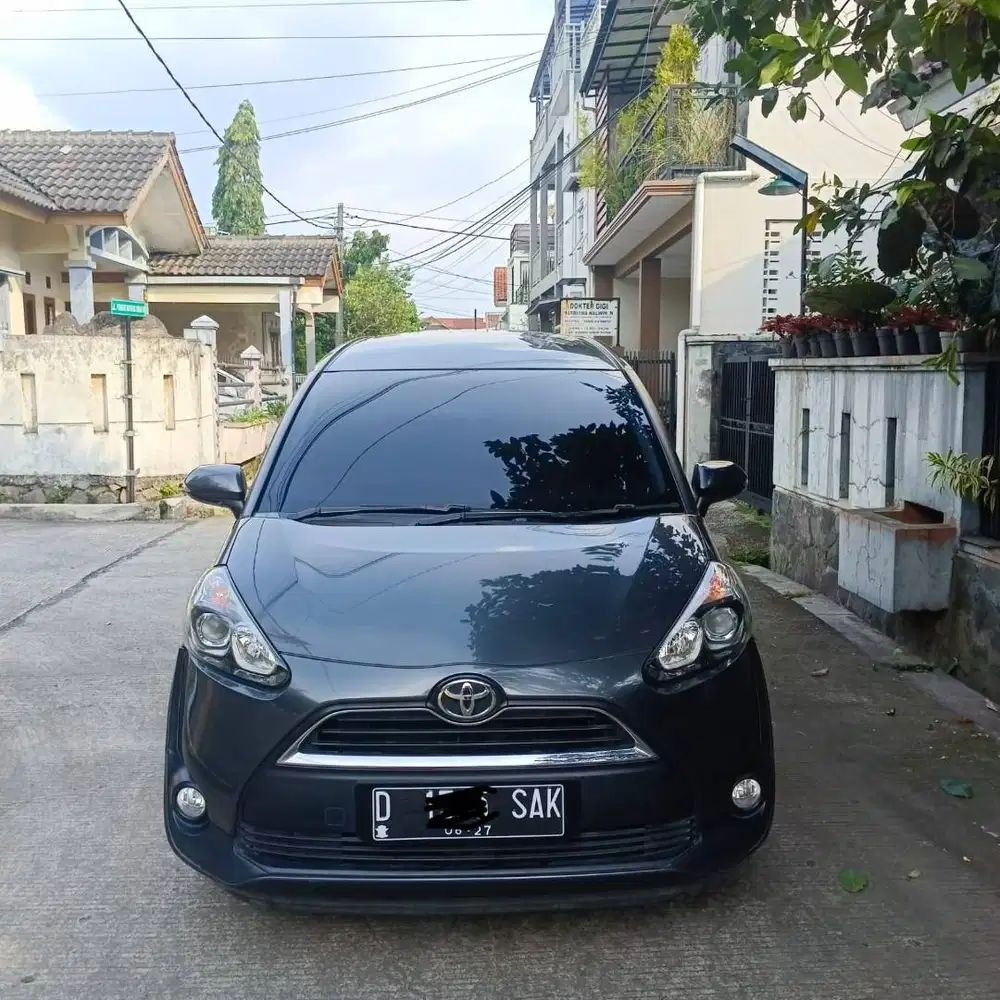 Jual Toyota Sienta Low Kilometer Milik Sendiri