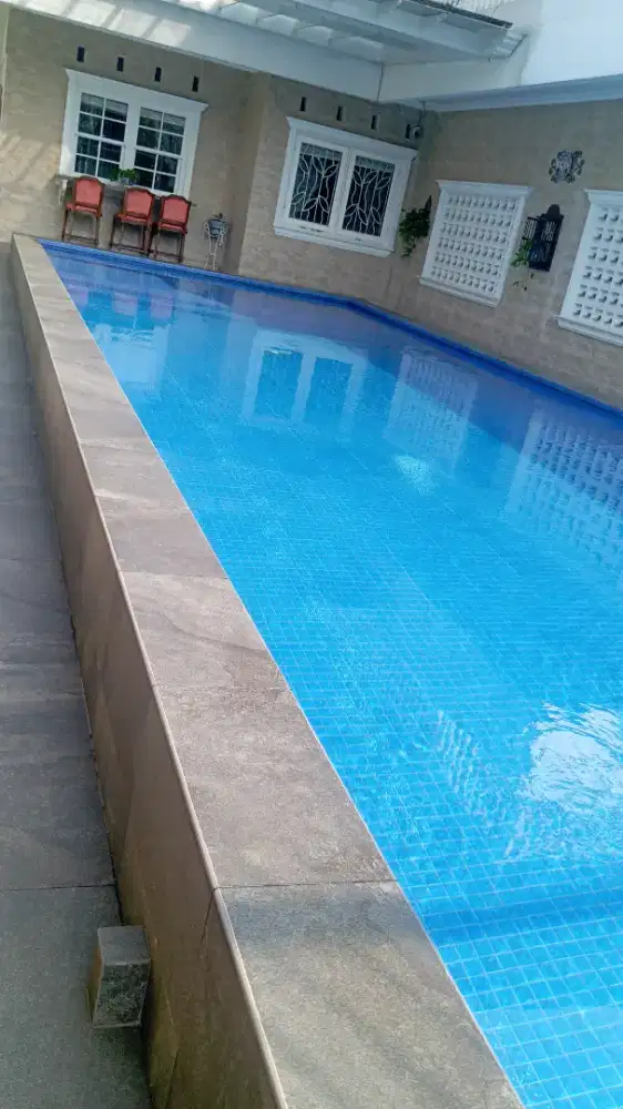 Jasa bersih kolam renang