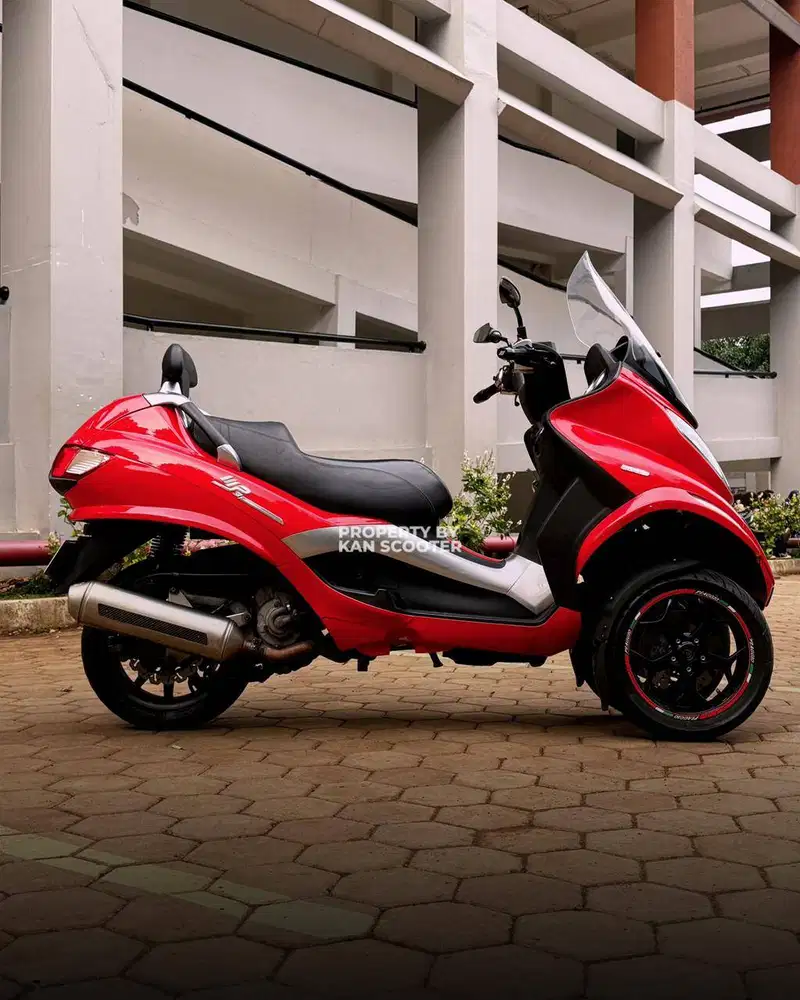 JUAL MURAH PIAGGIO MP3 250 RST AT 2011 MULUS