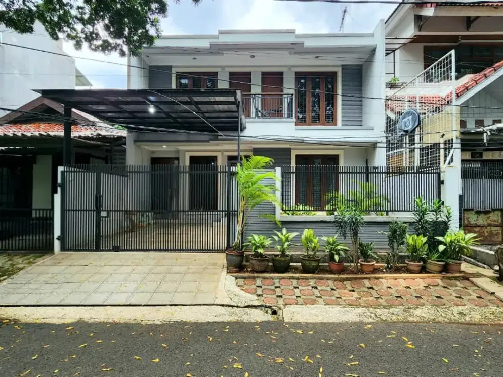 Dijual Rumah 2 Lantai Siap Huni Full Furnished Dalam Komplek Eksklusif – Pondok Indah