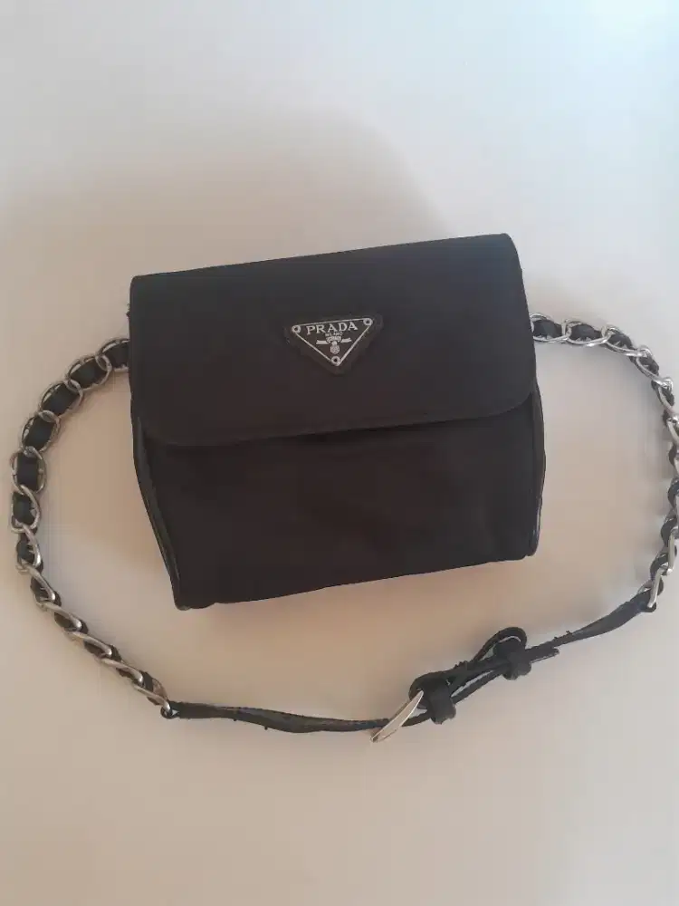 prada chain sling bag/shoulder bag