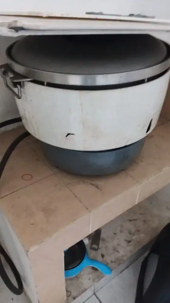 Jual borongan freezer dan 2 tempat masak nasi