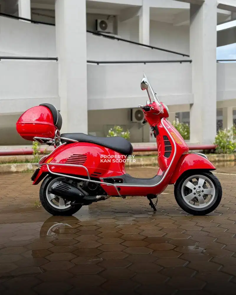 VESPA GTS 150 3V 2014 TERMURAH
