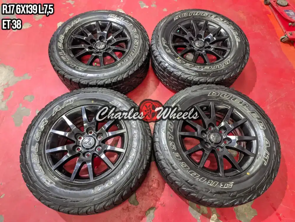 VELG COPOTAN PAJERO R17 HITAM