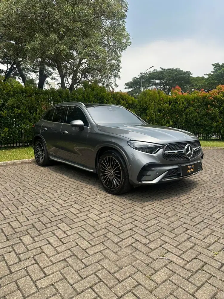 Mercedes Benz GLC 300 4MATIC AMG Line 2023