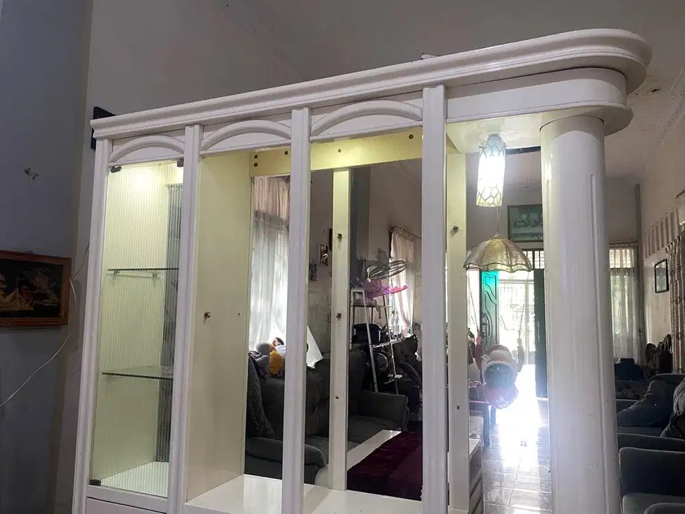 Lemari sekat import bekas