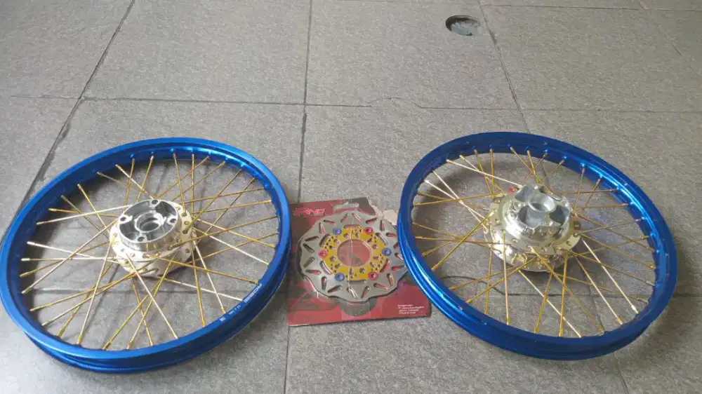 Velg honda sonic 150 rossi 17 1.40 rata baru