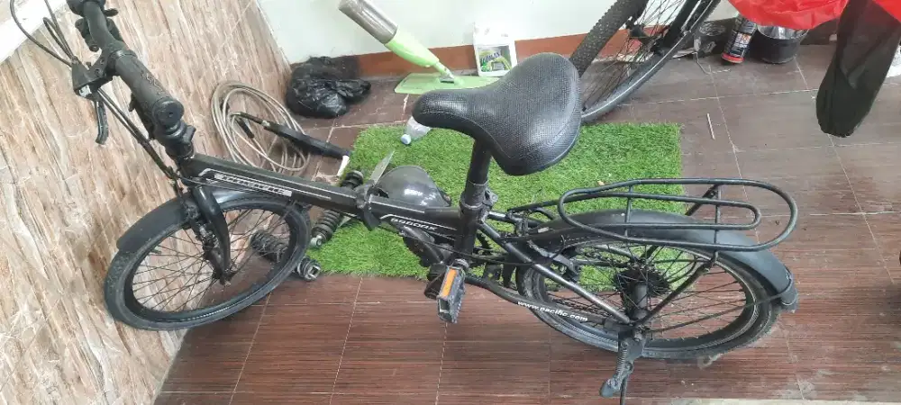 Sepeda lipat pacific