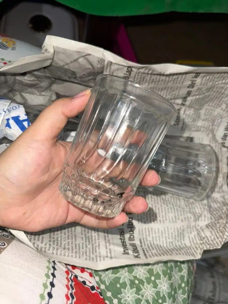 Gelas Kaca tanpa tangkai dengan alur vertikal