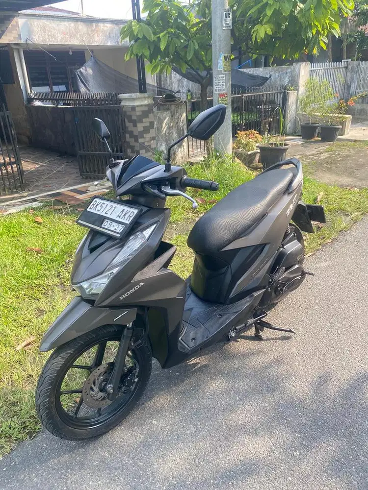 DIJUAL HONDA BEAT CBS ISS DELUXE TYPE TERTINGGI  110 CC Thn 2022