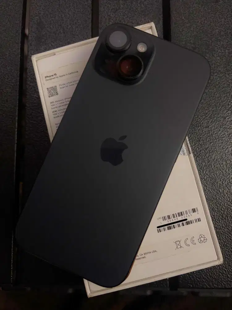 Like New Iphone 15 Hitam 256GB Resmi Fullset | Pemakaian Pribadi Apik