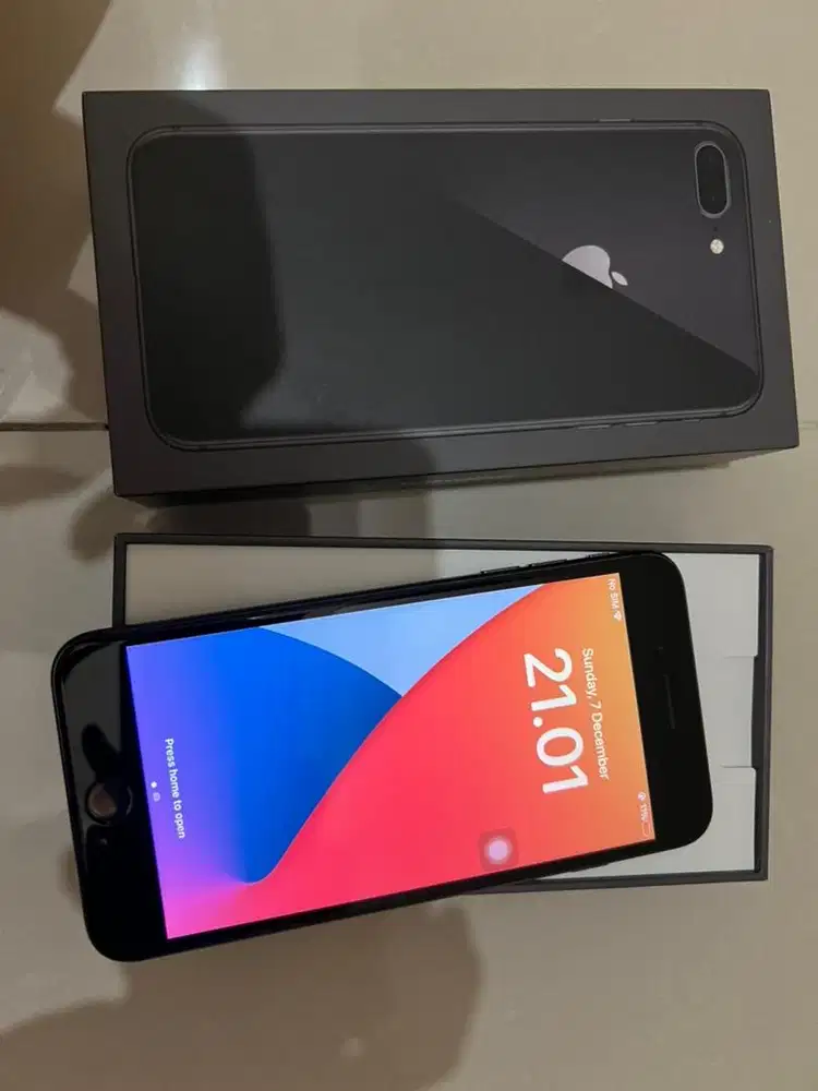 iPhone 8 Plus 64GB – Fullset Box, Kondisi Mulus, Battery Health 100%