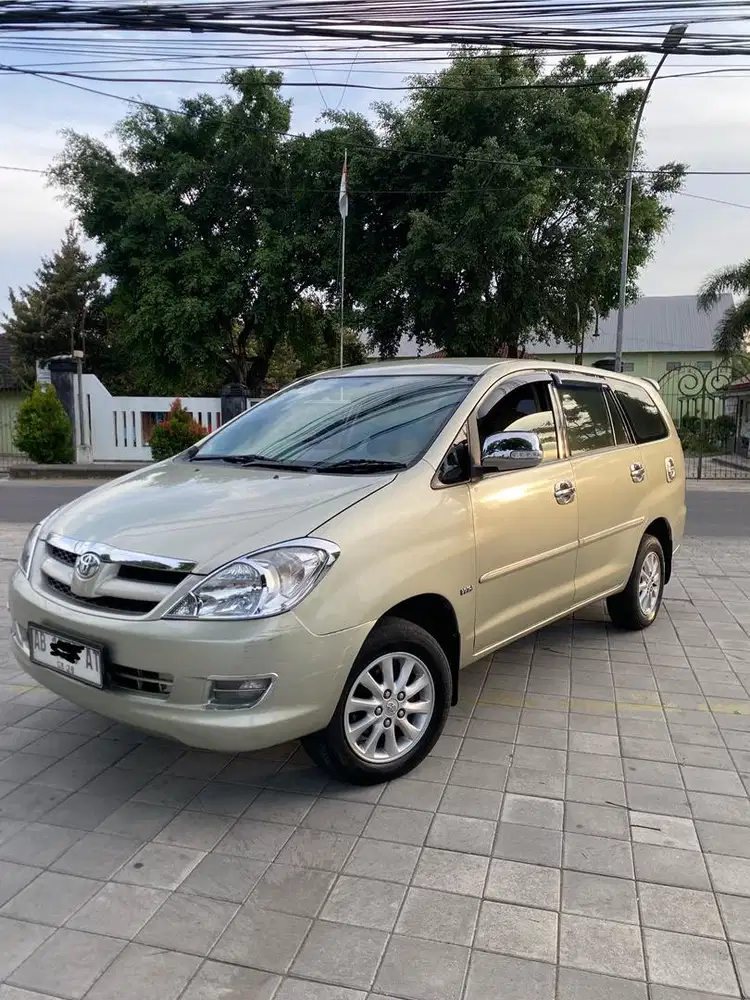 Toyota innova tipe E bensin