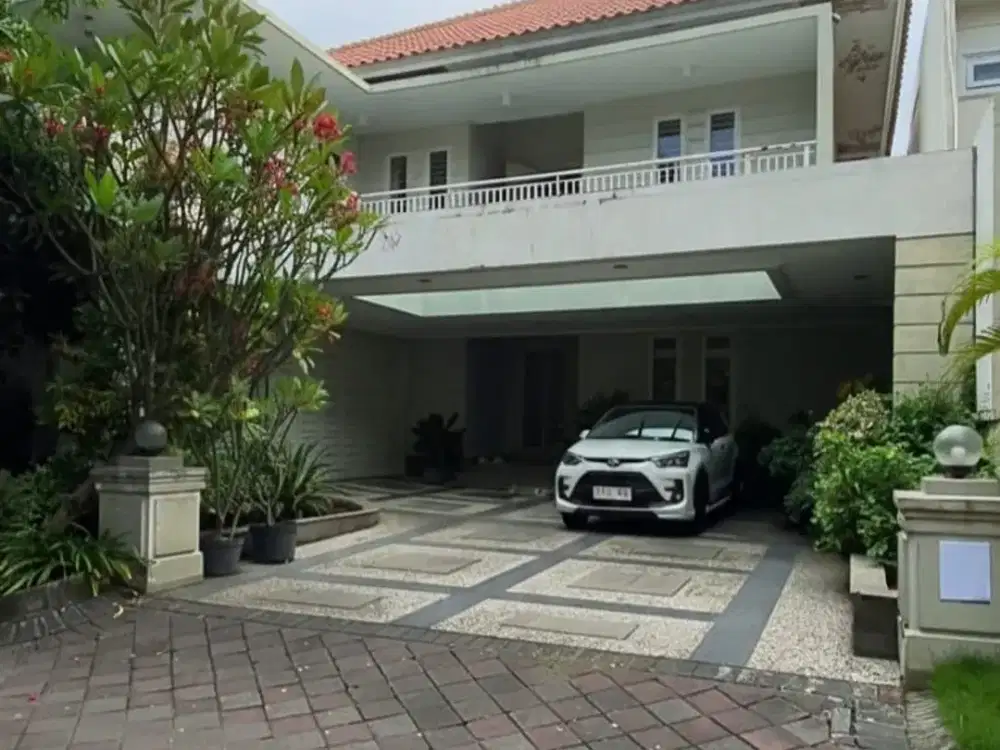 Rumah Mewah Klampis Regency Sby