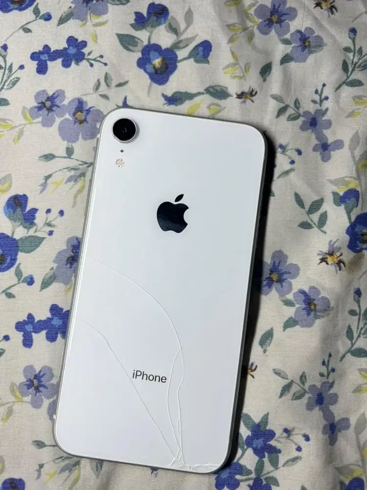 Di jual ip xr 64gb white