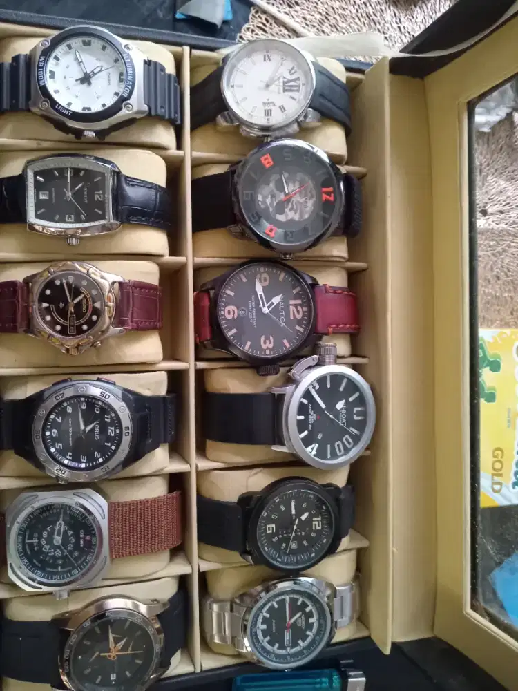 Jual borong 12 unit jam tangan