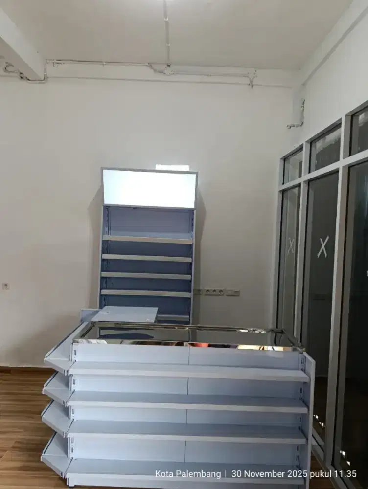 Meja kasir plat besi baja