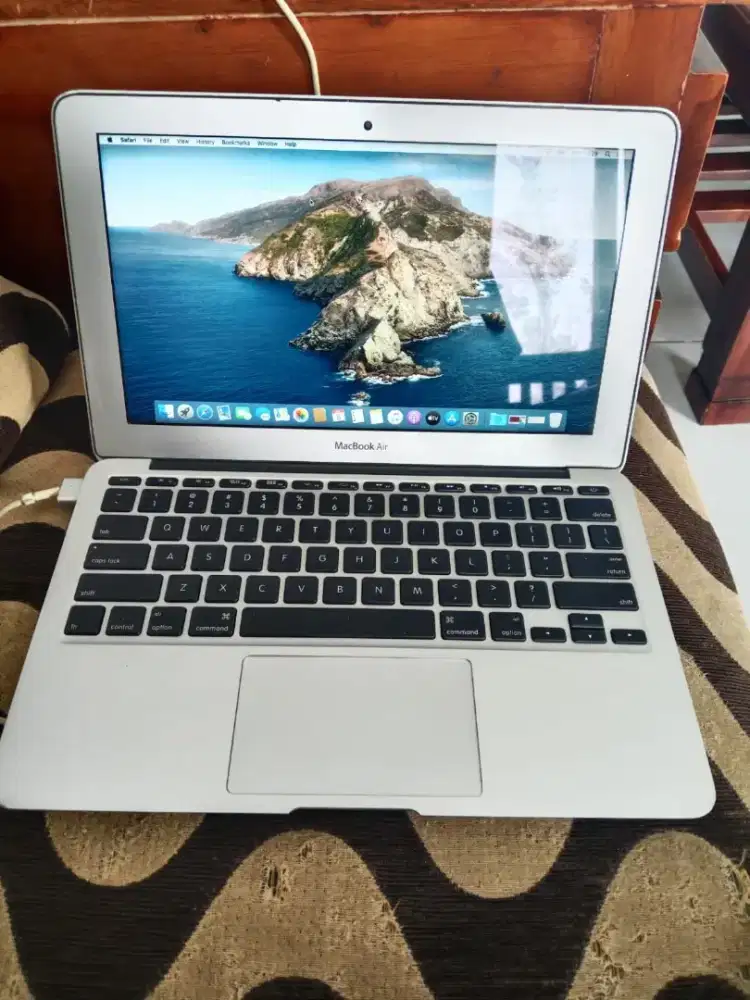 Macbook Air 2102 11 inc core i5 ram 4gb