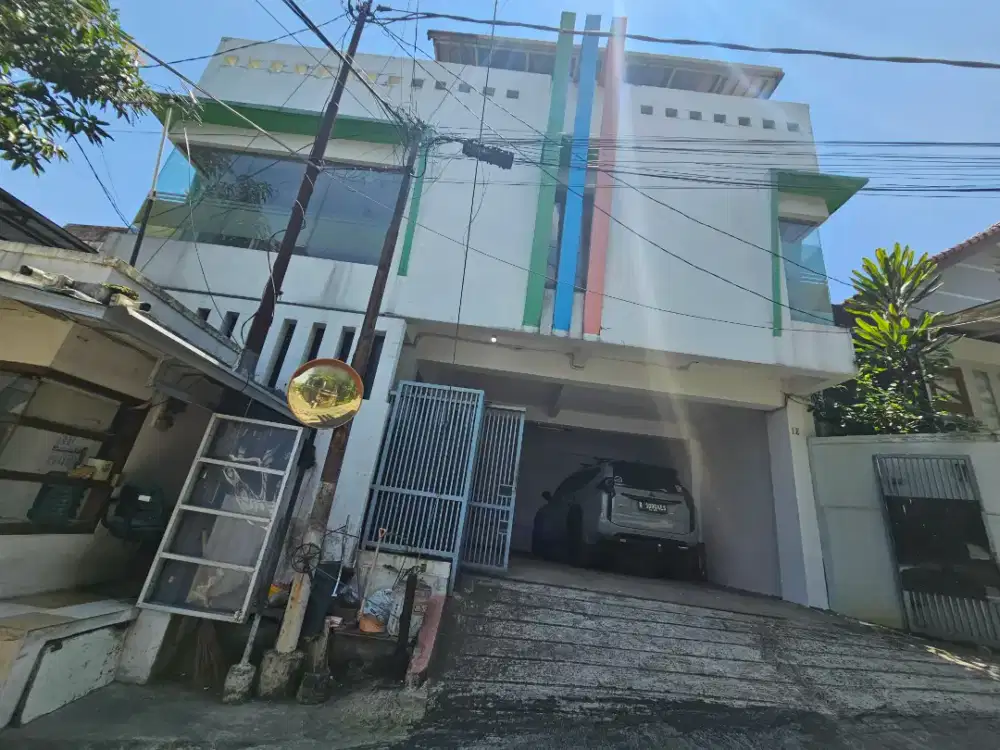 Disewakan Rumah dan Kantor lokasi strategis 10 menit ke Lapang Gasibu