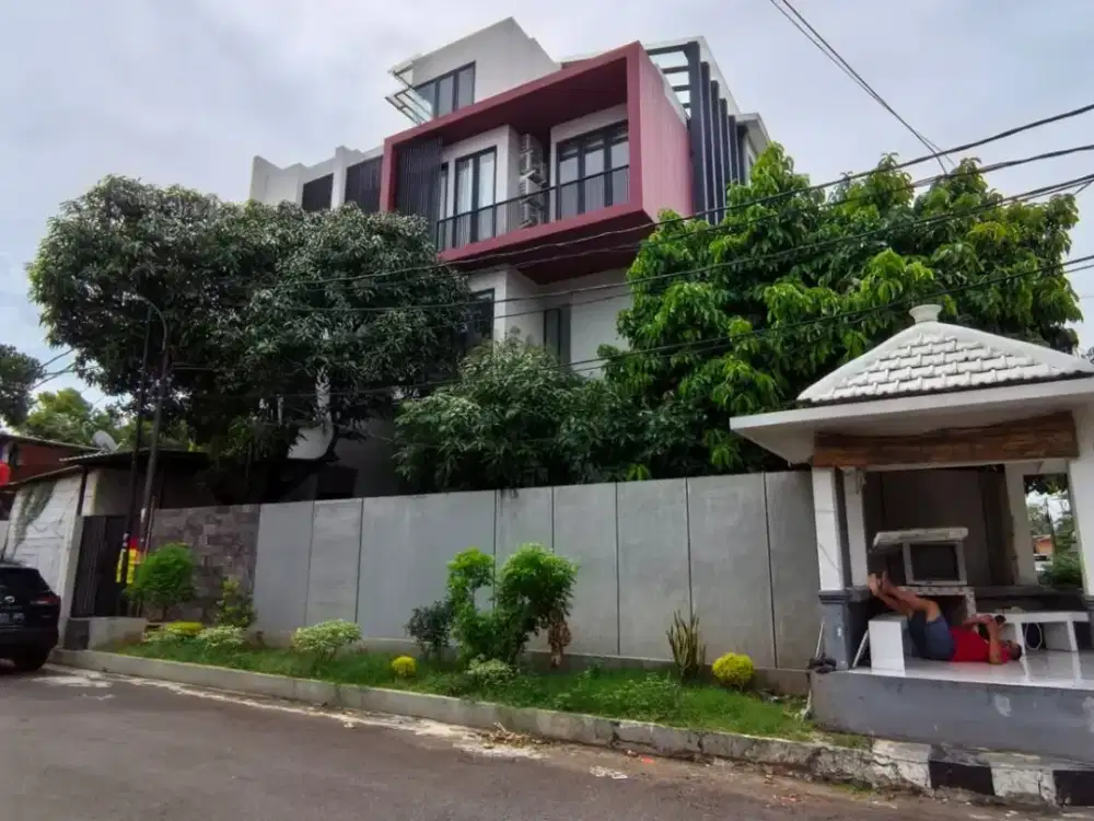Dijual Rumah 4 Lantai SHM Kayu Putih Jakarta Selatan