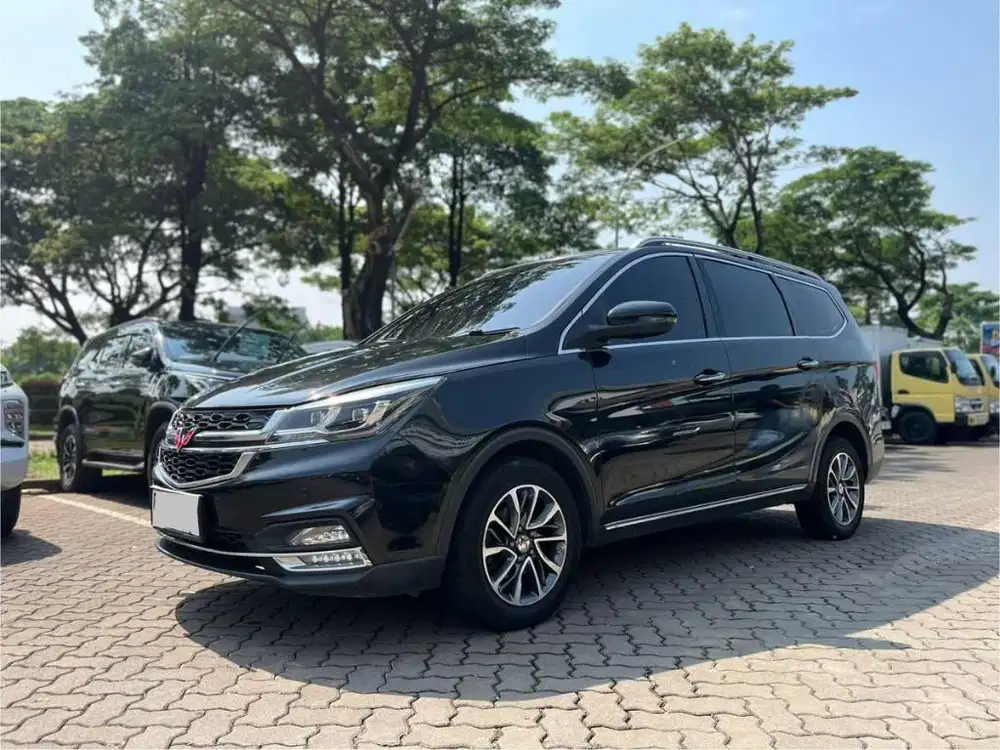WULING CORTEZ L T LUX+ AT 2019 HITAM KM 76RB