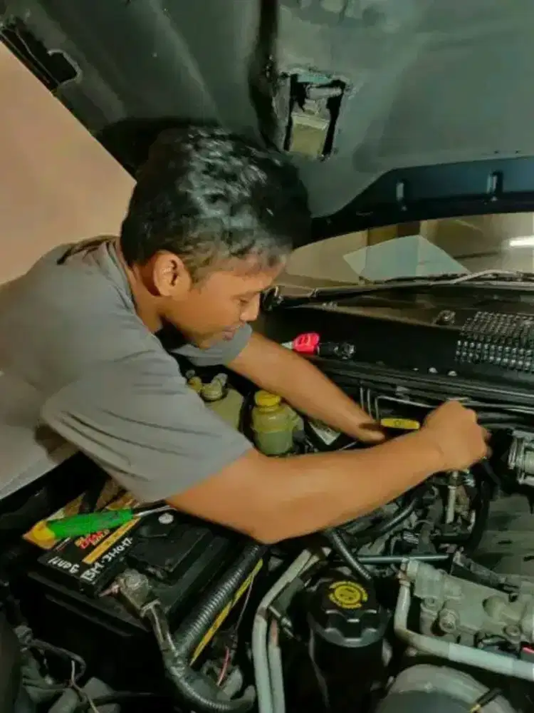 Mekanik/montir mobil panggilan