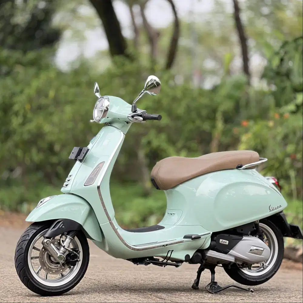 VESPA PRIMAVERA 150 ABS IGET SILVER 2021 KM 11K PAJAK ON SUPER MULUS