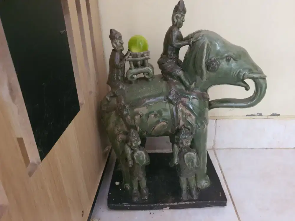 Patung gajah Antik kuno