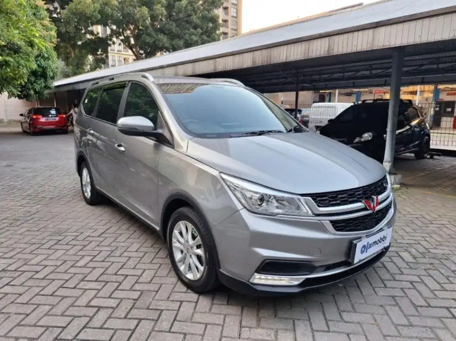 LOW DP Wuling Cortez 1.5S T Lux+ Bensin-AT 2022 UYI
