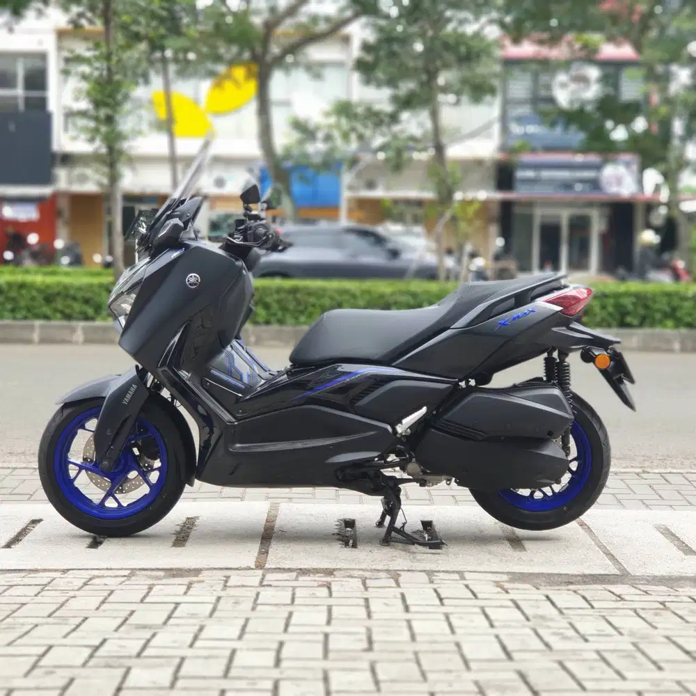 YAMAHA NEW XMAX 250 ABS CONNECTED HITAM 2025 KM 2K PAJAK ON FULL MULUS
