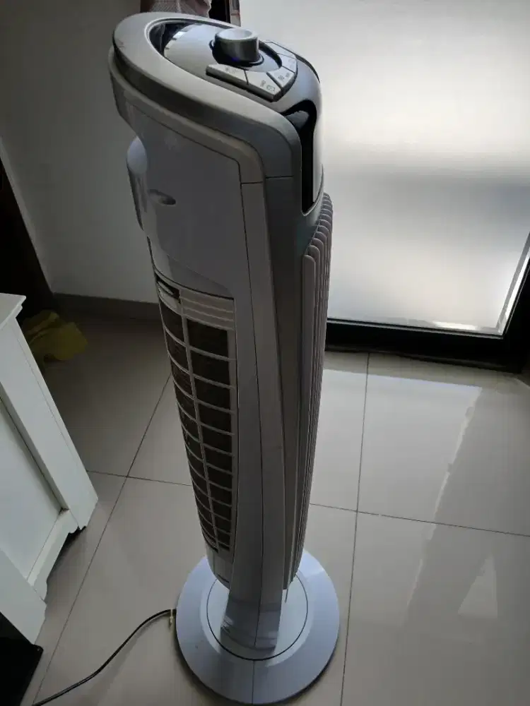 Stand Tower Fan With Remote