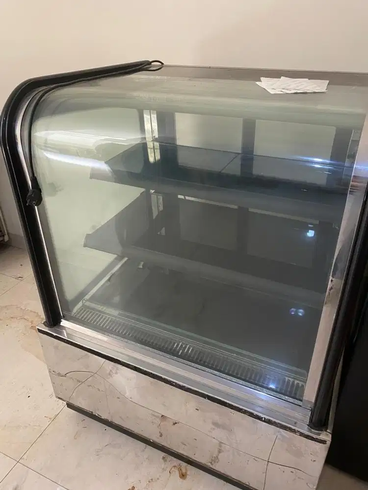 Mastercool Refrigeration Cake Display  / Pendinging Cake display